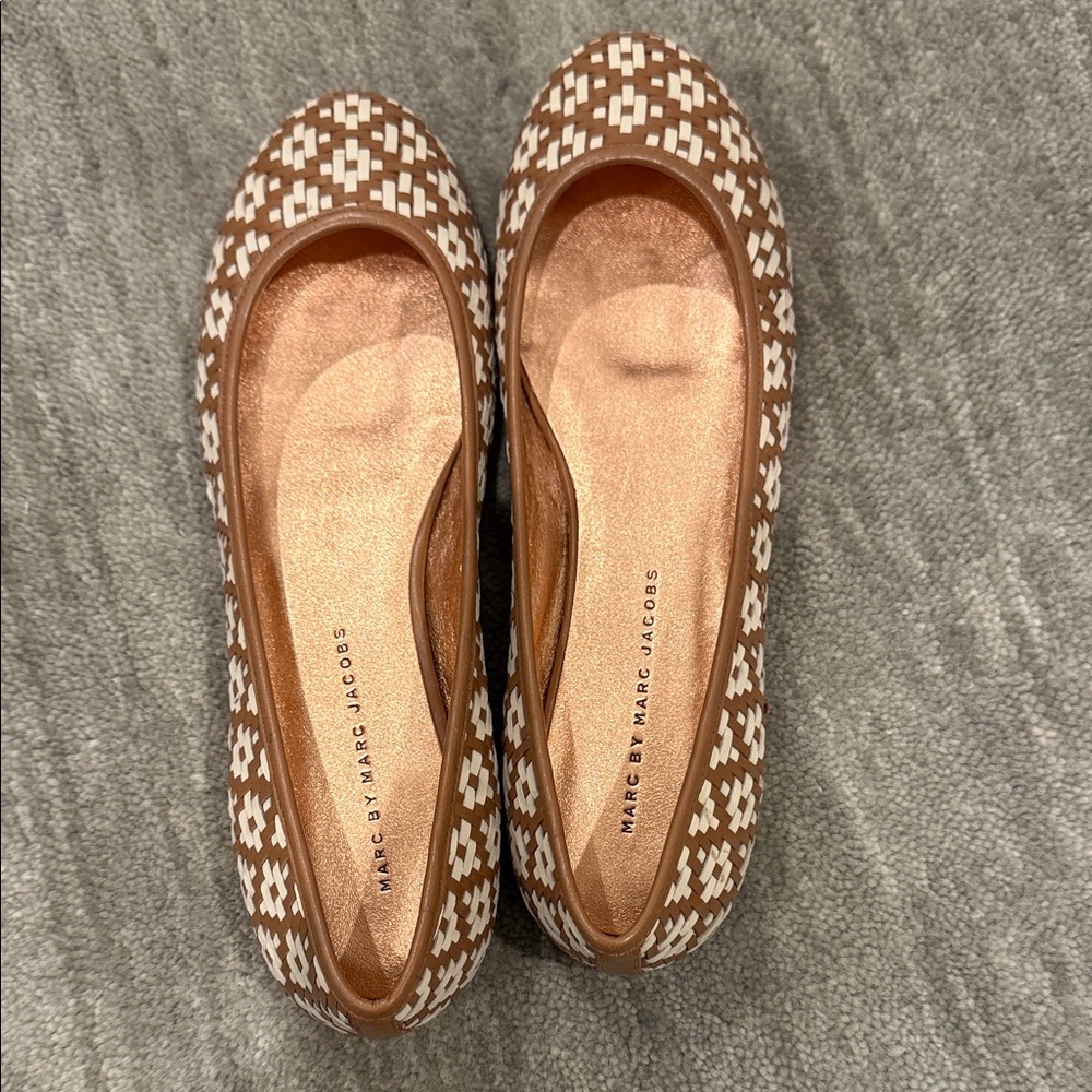 Marc by Marc Jacobs Patterned Brown and White Flats